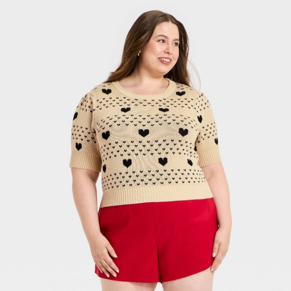 Heart Pattern Beige Short Sleeve Sweater sz2X